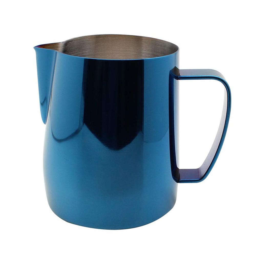 Barista Milk Jug - Barista café latte leite espuma derramando